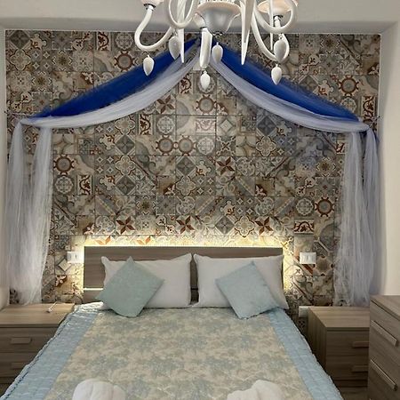 Affitti Brevi Elmas Bed & Breakfast Екстериор снимка